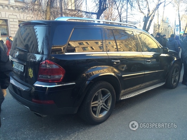 В Киеве внедорожник сбил девушку-полицейского