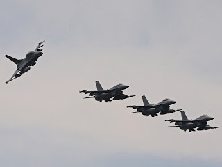 Россия готова бомбить авиацией Украину: Путин намерен возродить "Новороссию"