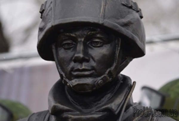 Российский солдат насилует кота: новый памятник в Крыму