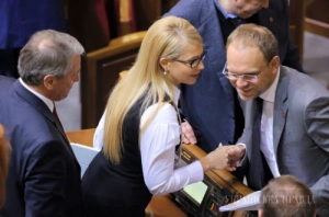 Миллиарды Януковича: Тимошенко ведет отдельную игру