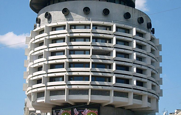 На продажу выставили гостиницу «Салют», отель «Баккара» и «Арена-сити»