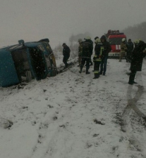 Под Сумами перевернулась маршрутка с пассажирами