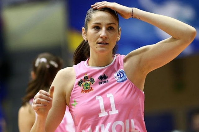 “Закидали помоями": волейболисток РФ с позором погнали из Турции