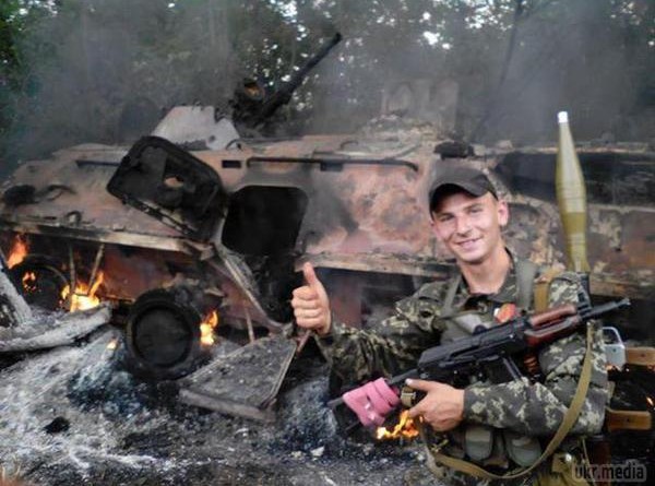 Знищений терорист, який фотографувався на тлі трупів вбитих бійців АТО