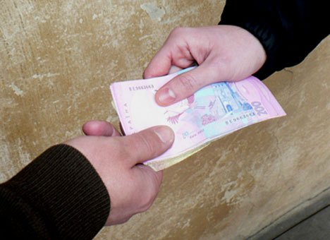 На Чернігівщині на гарячому спіймали хабарника