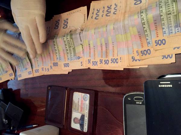 В Харькове СБУ задержала на взятке следователя Нацполиции