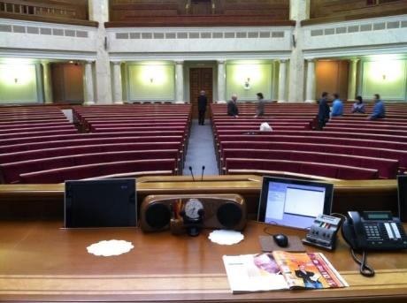 Друг Яценюка Андрей Иванчук "вербует" в "НВ" внефракционных депутатов