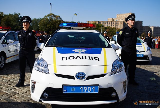 Копам загрожує в’язниця за зупинку водія, який їхав на червоне світло