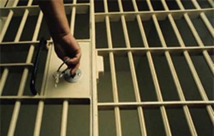 Милиционер с помощью прокурора и судьи хочет засадить в тюрьму полицейских