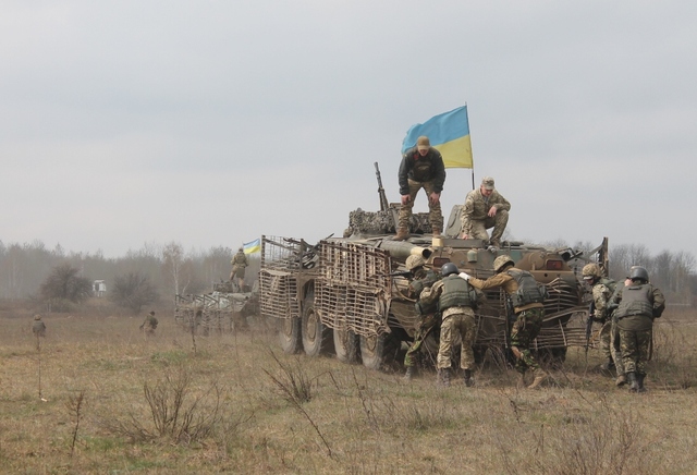 Лейтенанти ВДВ вдосконалюють вишкіл на полігоні
