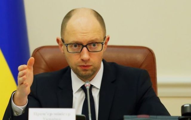 Юрий Романенко: Яценюк ушел в отставку с максимальной выгодой для себя