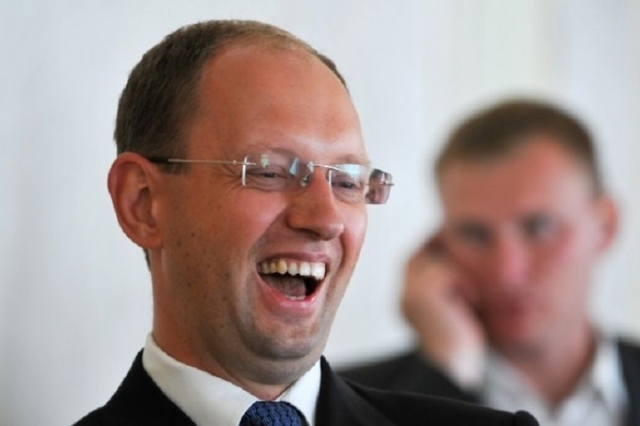 ЯЦЕНЮК СРОЧНО ПЕРЕДУМАЛ УВОЛЬНЯТЬСЯ, НАРОДНЫЙ ФРОНТ НЕ ДАСТ ГОЛОСОВ