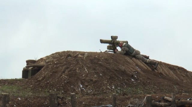 Можно смотреть вечно! Бойцы АТО шкварят танк оккупантов