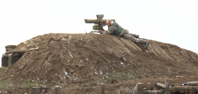 С первого выстрела: бойцы АТО подбили из ПТУРа танк российских оккупантов. ВИДЕО