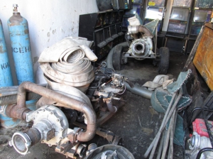 Рівненські поліцейські вилучили чотири кілограми бурштину, мотопомпу та зброю