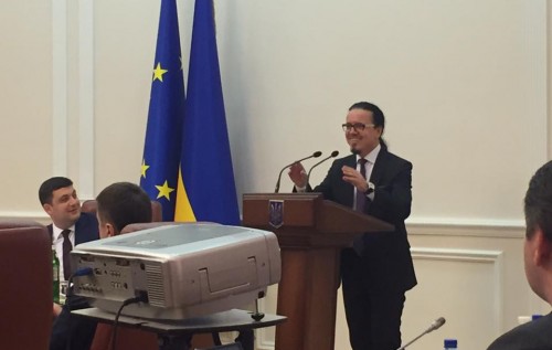 Новий керівник "Укрзалізниці" пообіцяв вивчити українську, а Львів бачить логістичним центром