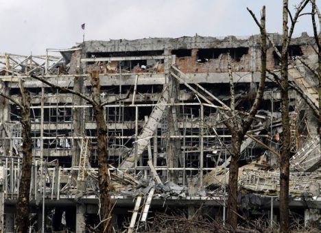 Кровь «киборгов»: На руинах ДАП распустились прекрасные цветы