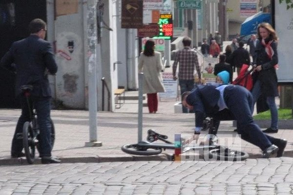 Ляп в прямом эфире: вместо упавшего с велосипеда Кличко показали сбитого оленя