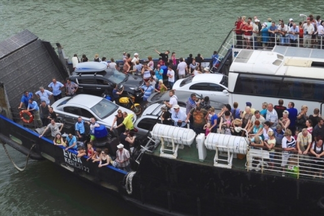 КЕРЧЕНСКАЯ ПЕРЕПРАВА ПОД УГРОЗОЙ КАТАСТРОФЫ