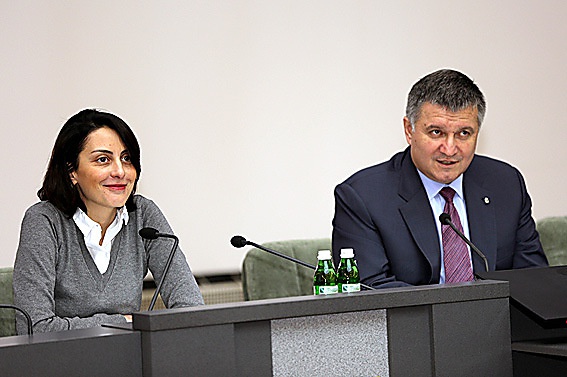 Аваков всупереч закону усунув Деканоїдзе від реального керування Нацполіцією, – адвокат