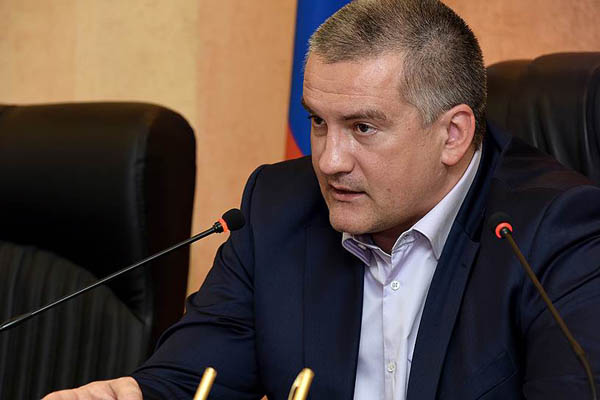 Аксенов пригрозил отправить в тюрьму всех депутатов Верховной Рады