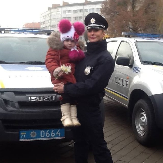 Прокуратура "шиє" справу на поліцейську через затриманого мажора