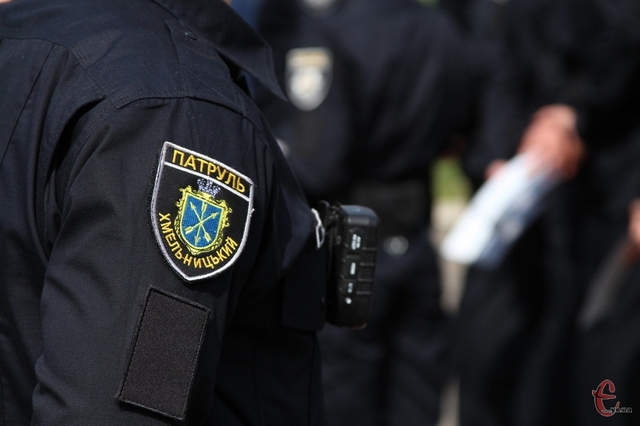 У патрульному поліцейському Хмельницького «розгледіли» наркомана