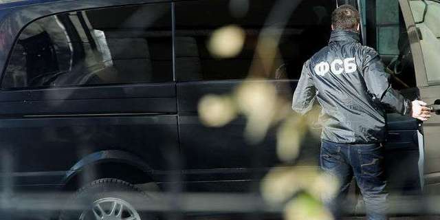 В Петербурге неизвестные раздели сотрудника ФСБ