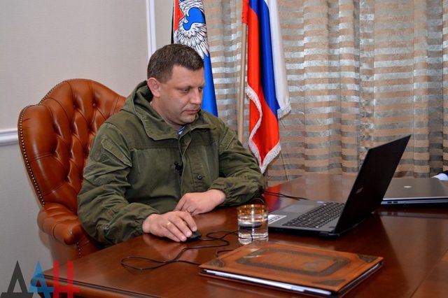 Александр Захарченко подбирается к Киеву и Львову со своей "прямой линией"