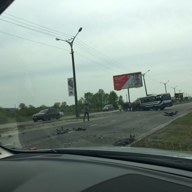 У Львові страшна ДТП за участі маршрутки: є потерпілі