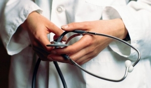 Українські лікарі оголосили масовий страйк