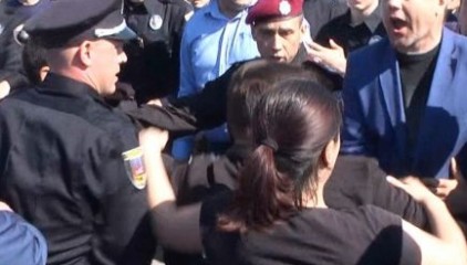 Красный флаг стал причиной конфликта в Черкассах