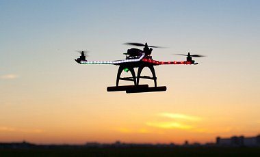 Каждая визитка Яроша - как серебряная пуля против вампира