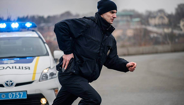 Чоловік стріляв у поліцію під час затримання