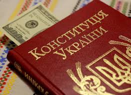 Депутат Овидиопольского райсовета, присутсвуя на обыске, швыряла мебель в правоохранителей