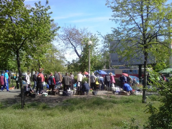 Рэкет в стиле 90-х на стихийных рынках Киева