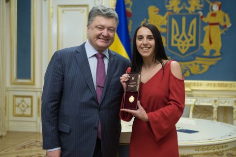 Порошенко присвоил Джамале звание народной артистки