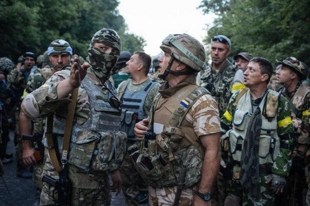 Годяться тільки вмирати за Батьківщину: У Авакова бійцям добровольчих батальйонів відмовляють у прийомі до Нацполіції