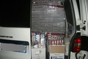 МИД подтвердил: сигареты перевозил член семьи дипломата, послу грозит отставка