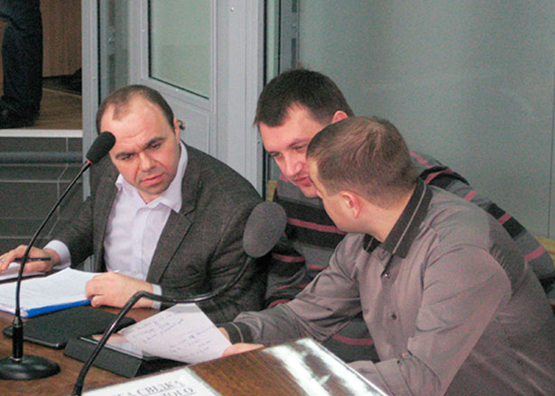 Блок Петра Порошенко защищает в Бердянске обвиняемого во взяточничестве?