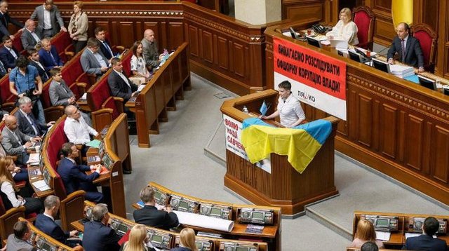 Савченко назвала Раду "Титаником", с которого никто не выплывет