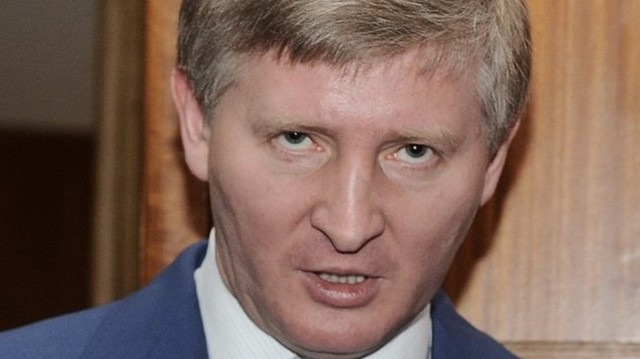 На территории завода Ахметова жестоко расправилось с сотнями собак