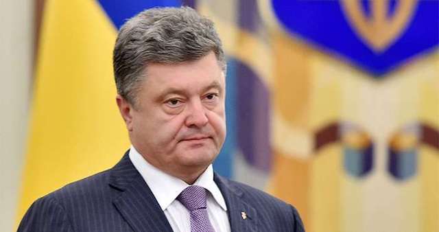 Порошенко, Меркель и Олланд по телефону решили продолжить антироссийские санкции