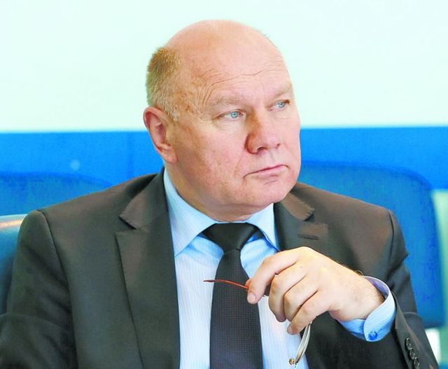 Люстрація по-львівськи: чиновника люстрували 20-ма літрами фекалій