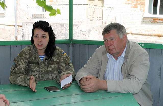 Разъяренный маршрутчик покрыл матом участницу АТО и выгнал из автобуса