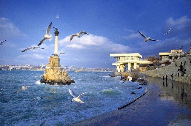 Севастопольцы дождались камней с неба – в городе начался строительный беспредел