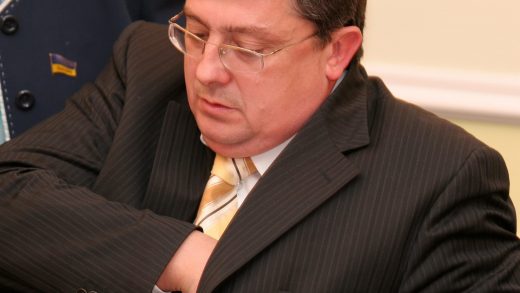 Обнародованы документы о связях «творца схем Курченко» с Яценюком и Порошенко