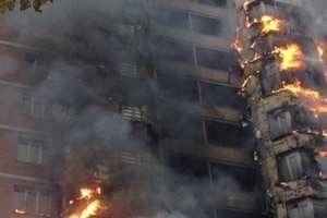 В Киеве вспыхнула высотка: дым затянул 28 этажей