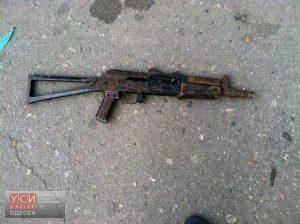 В Одессе задержали мужчину, который пришел в ночной клуб с автоматом Калашникова