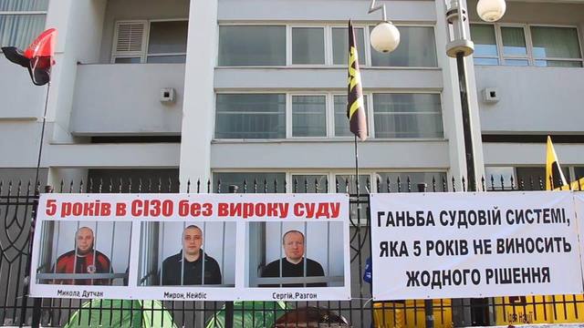 У Львові гучне вбивство Олега Назарка розслідують вже більше п’яти років. Виконавців захищають політики, а замовники розгулюють на свободі